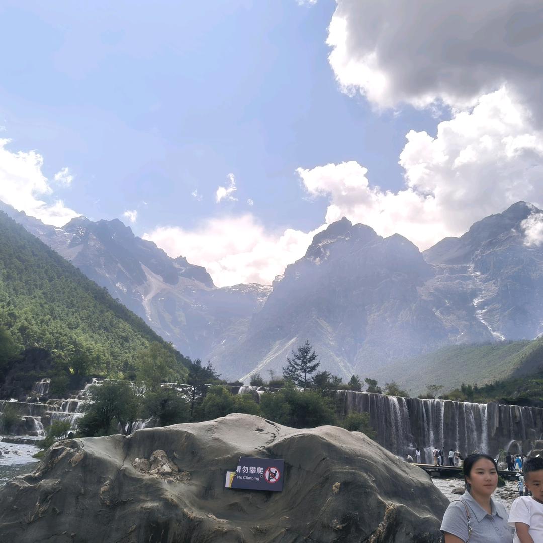 大关季季蔬菜折扣店。