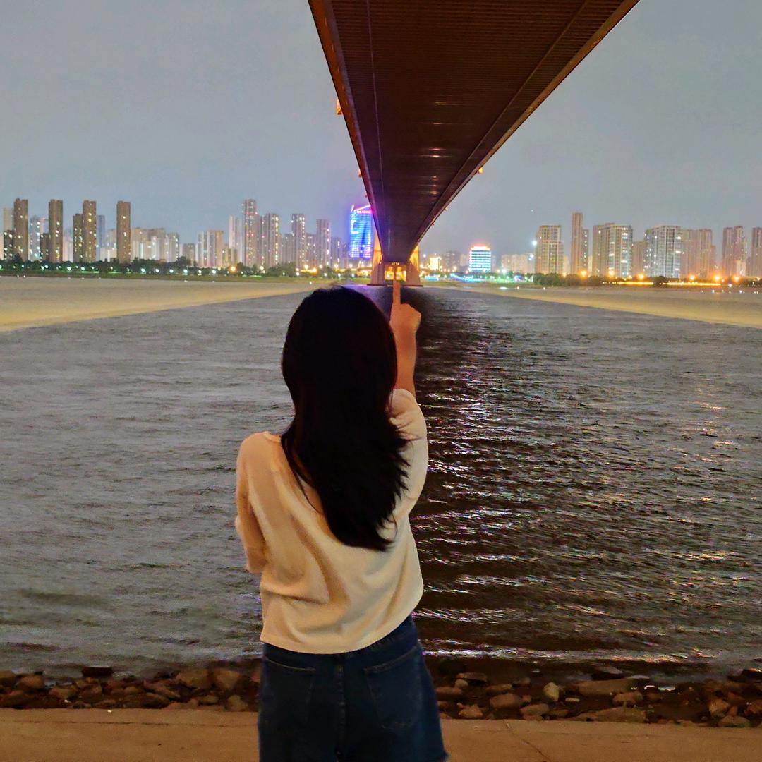 淡淡