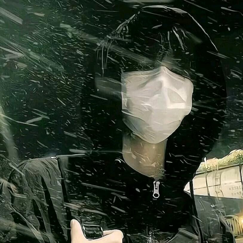 遛弯的一老大爷