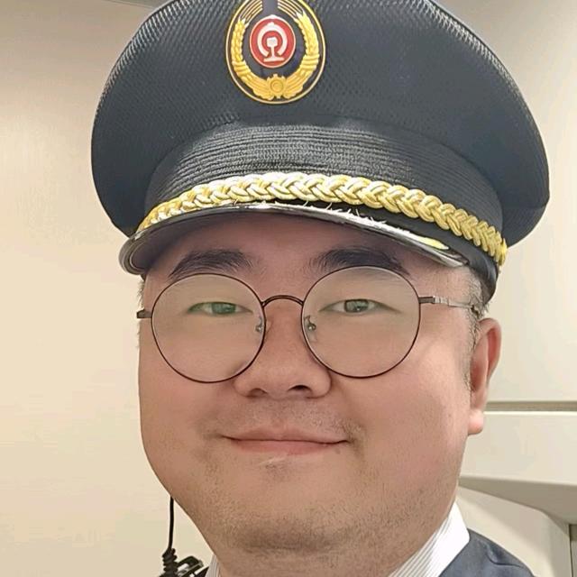 谭胖胖车长