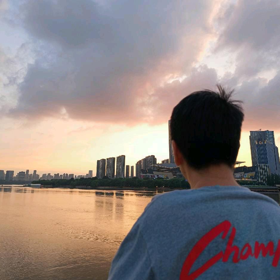 大叔爱溜达