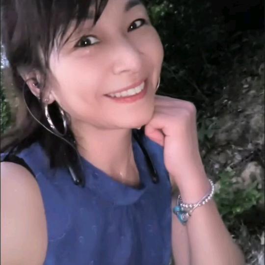 姣