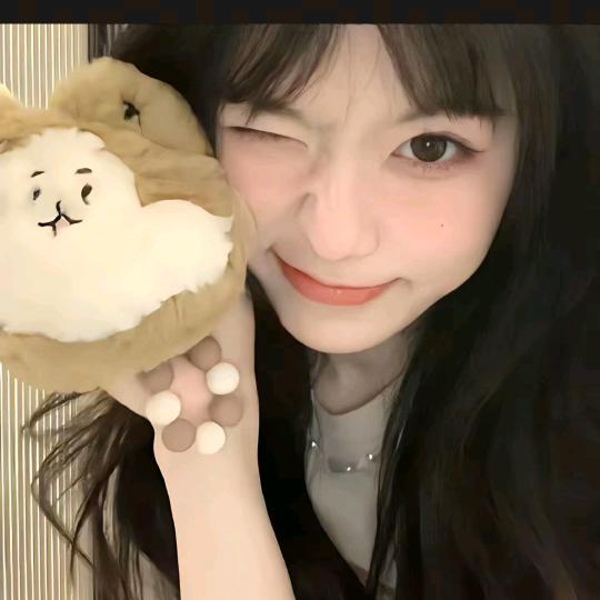 -小 情 緒.🖇️（减肥中）