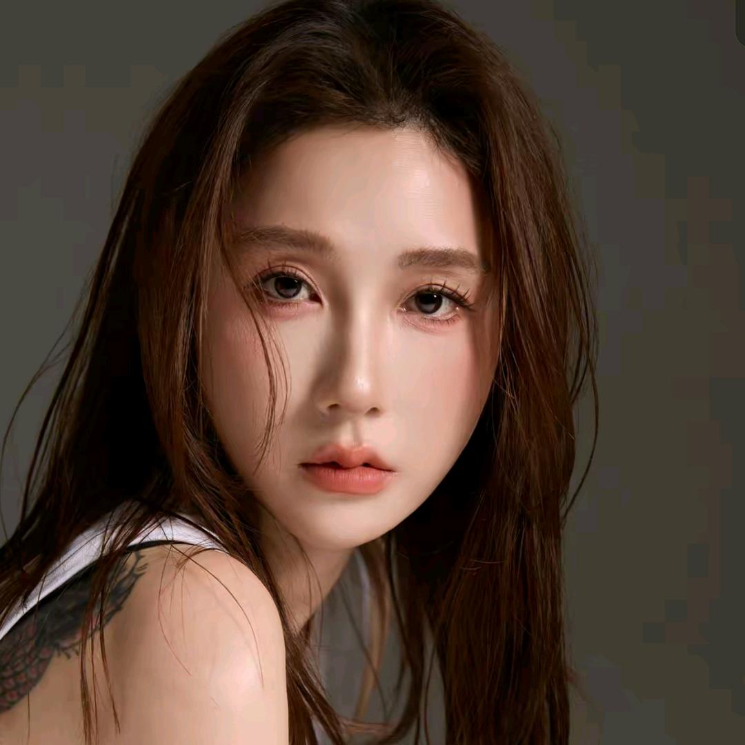 何荷Haley(穿搭分享)