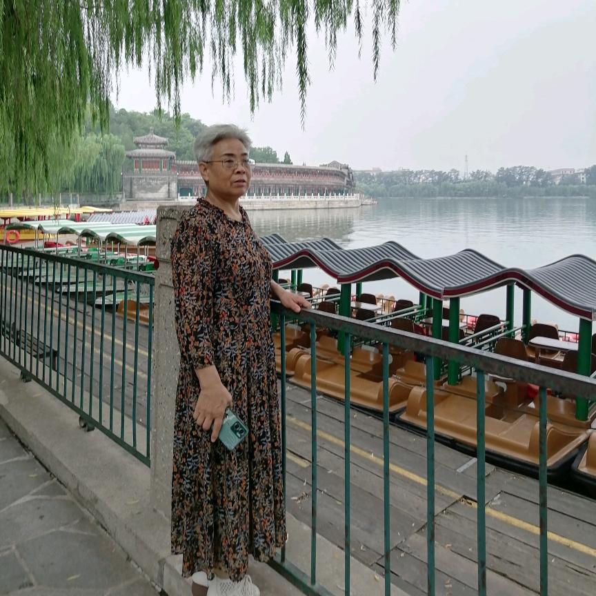 宋姐爱戏曲