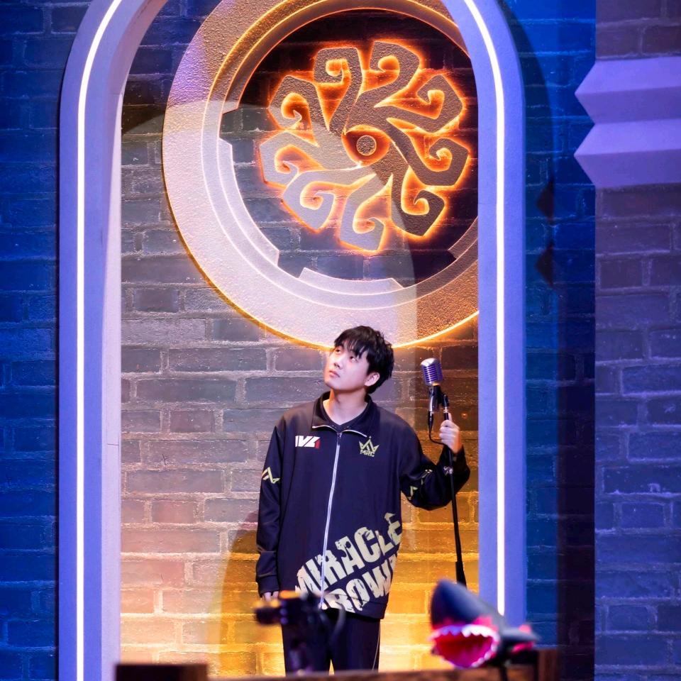 地瓜大王飞起来i