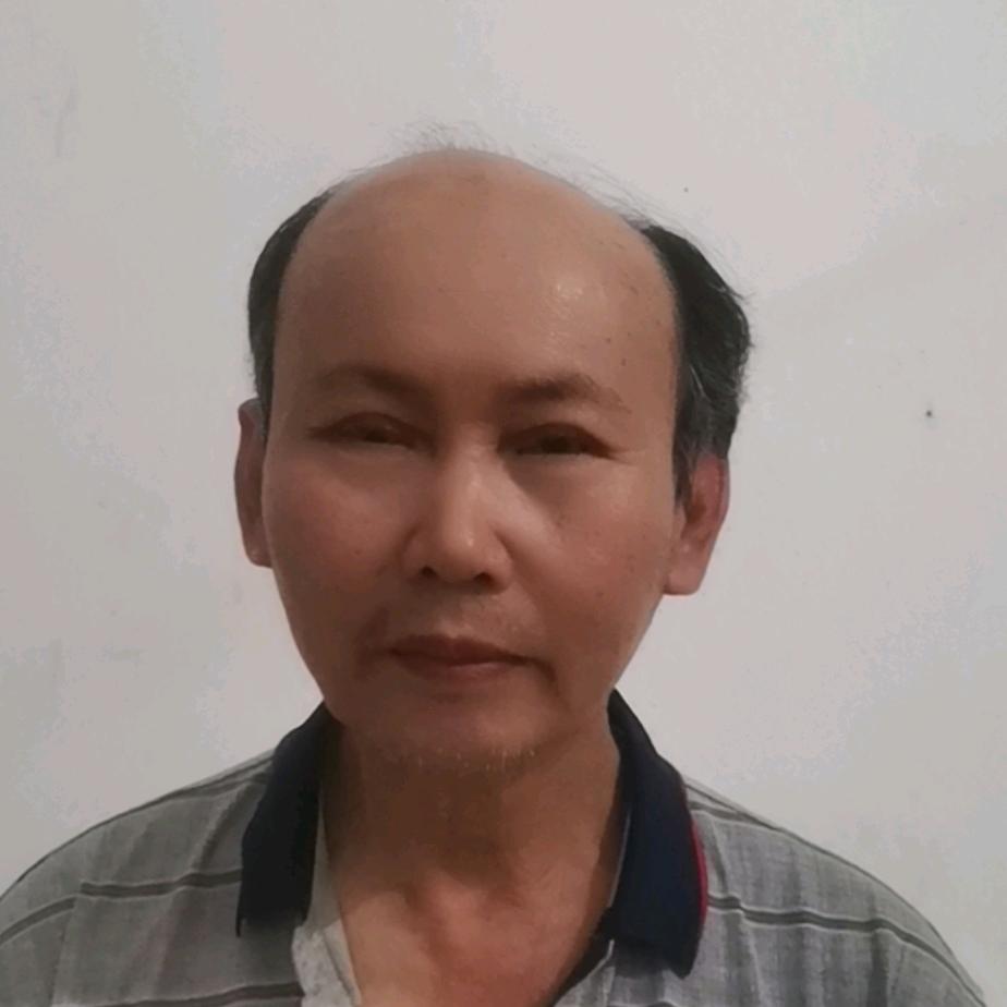 何先生