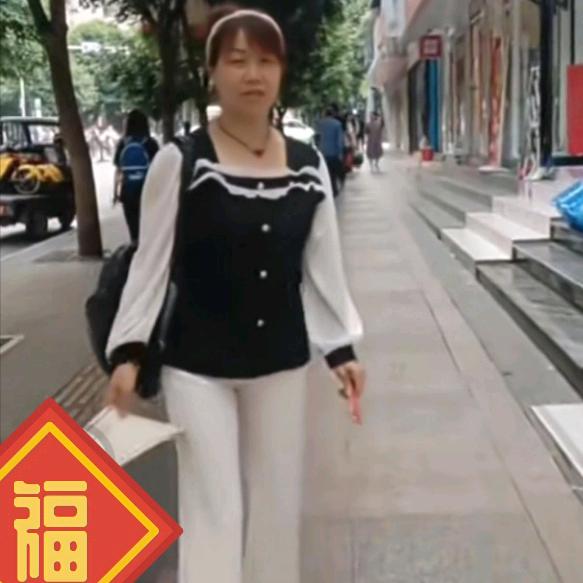 曾经心痛，回忋总想哭