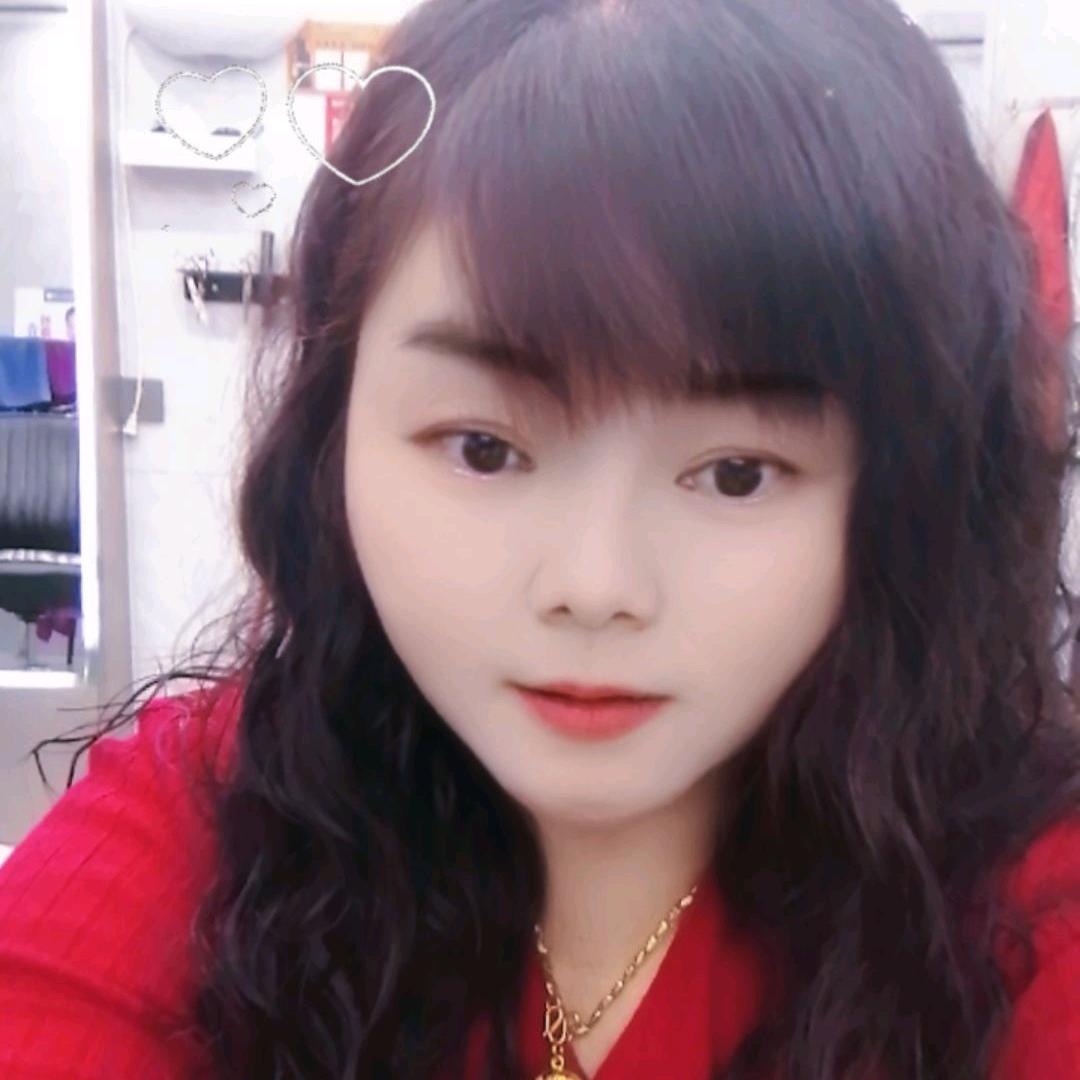 爱唱歌的阿姨，叫陈芳