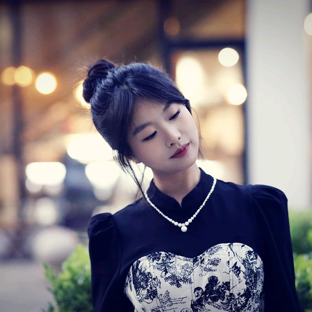 爱笑的瑶宝儿🌻