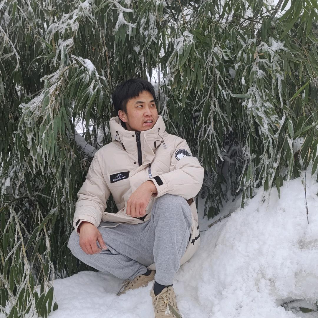 我姓杨，努力挣钱