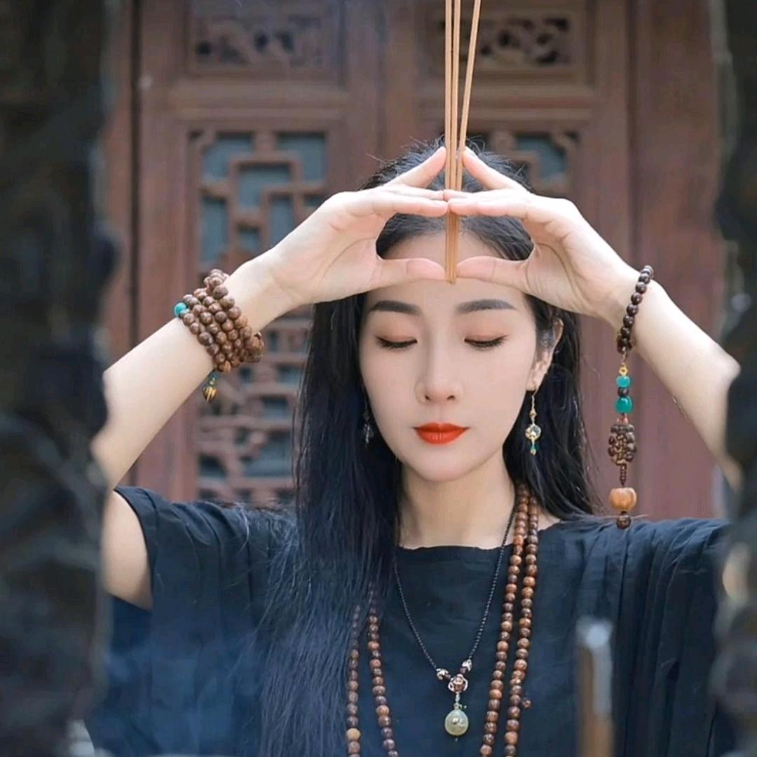 佛渡有缘人言姐