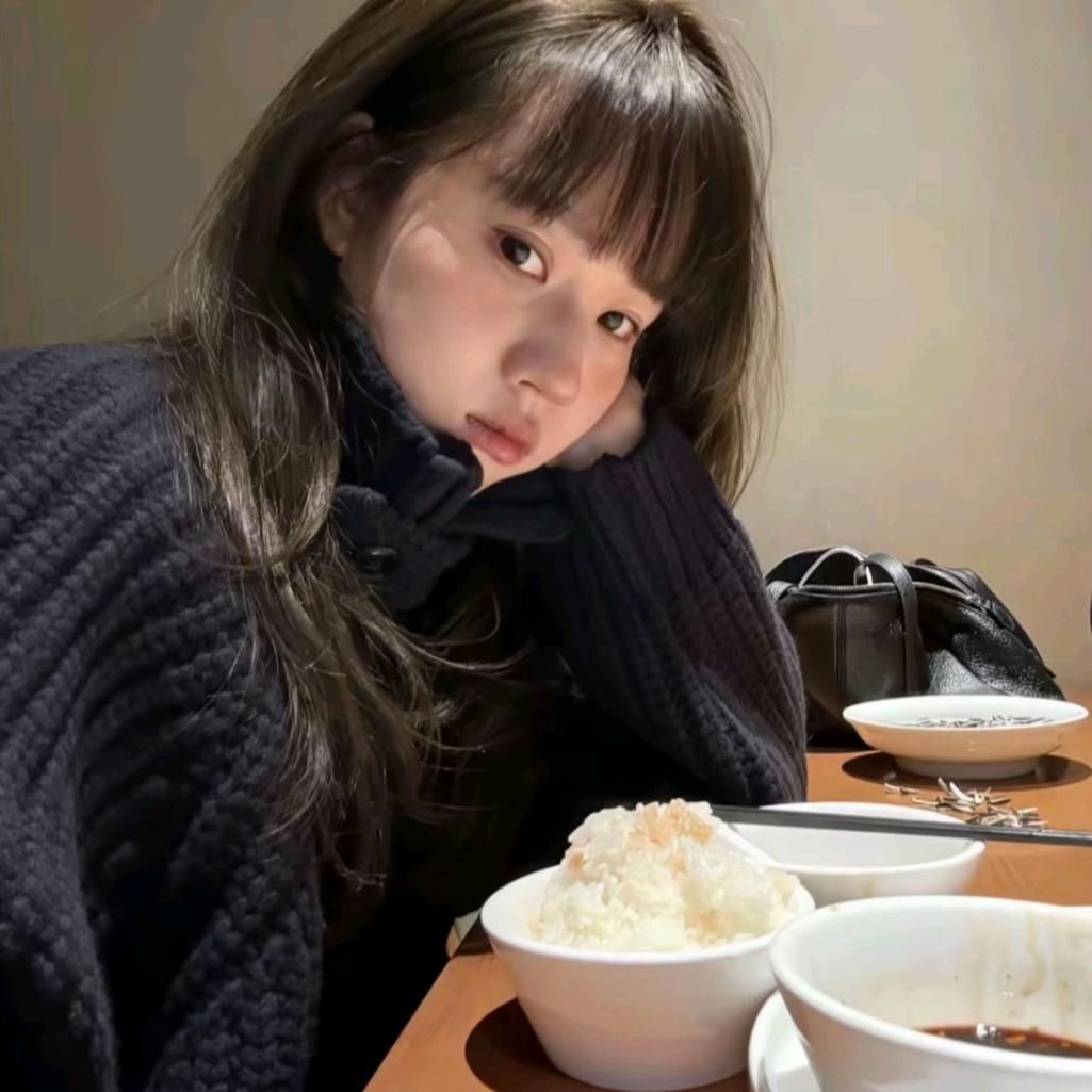 笨蛋比个耶( ˘ ³˘)♡