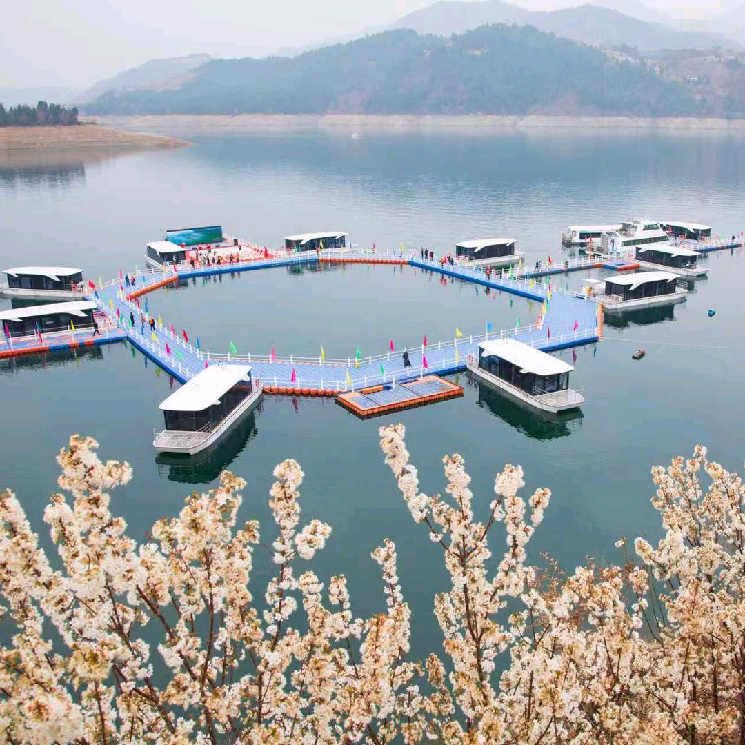漂浮酒店🏨