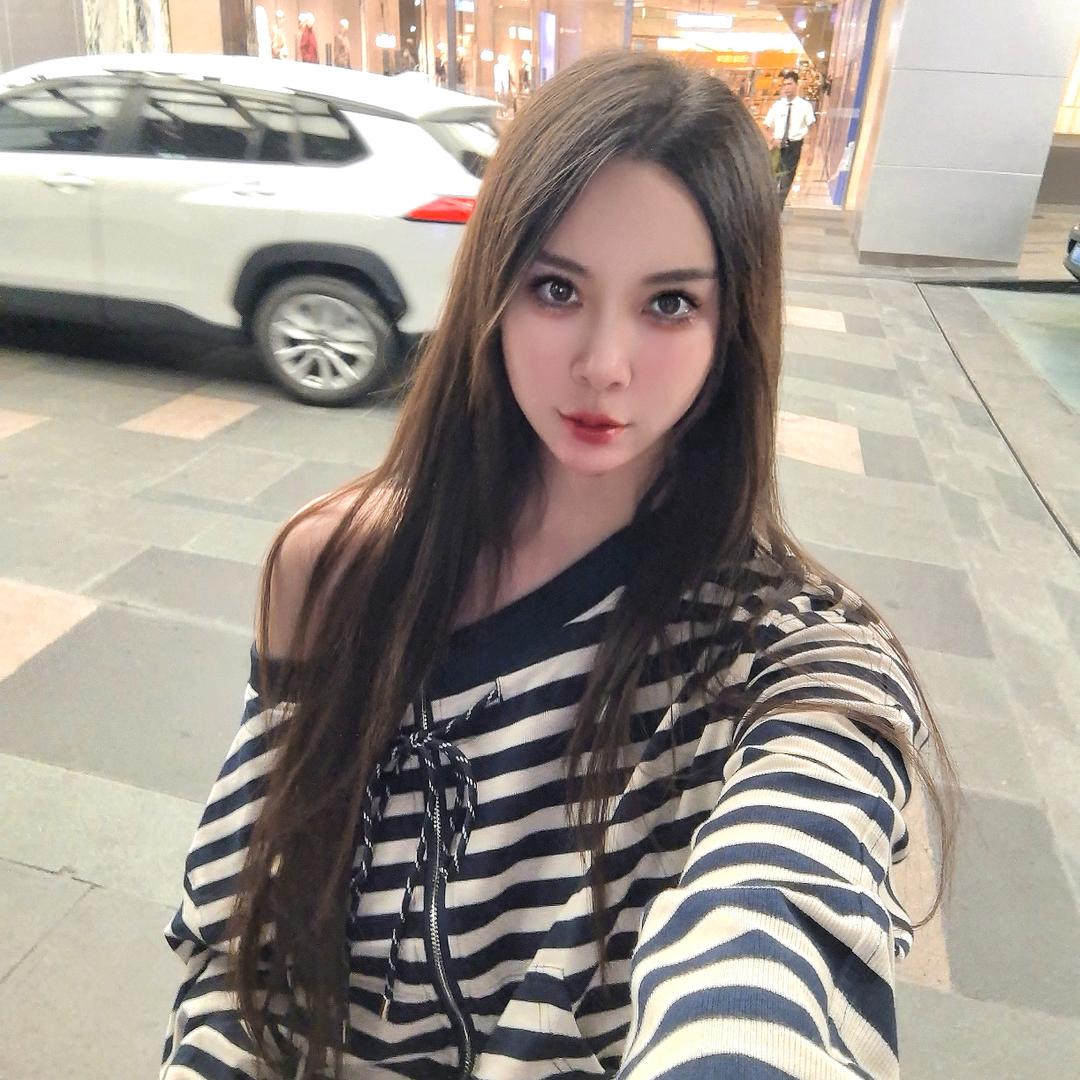 嘉   欣🧚8181