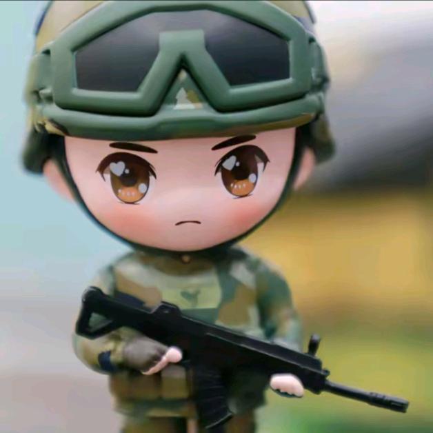 橄榄绿！！！小～董