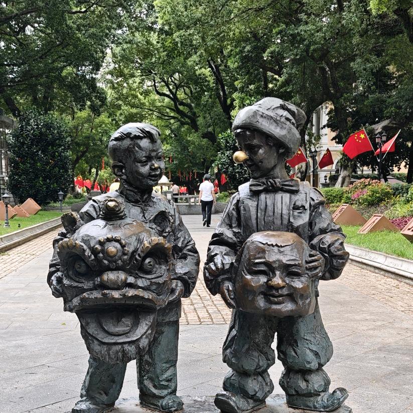 不做大哥很多年