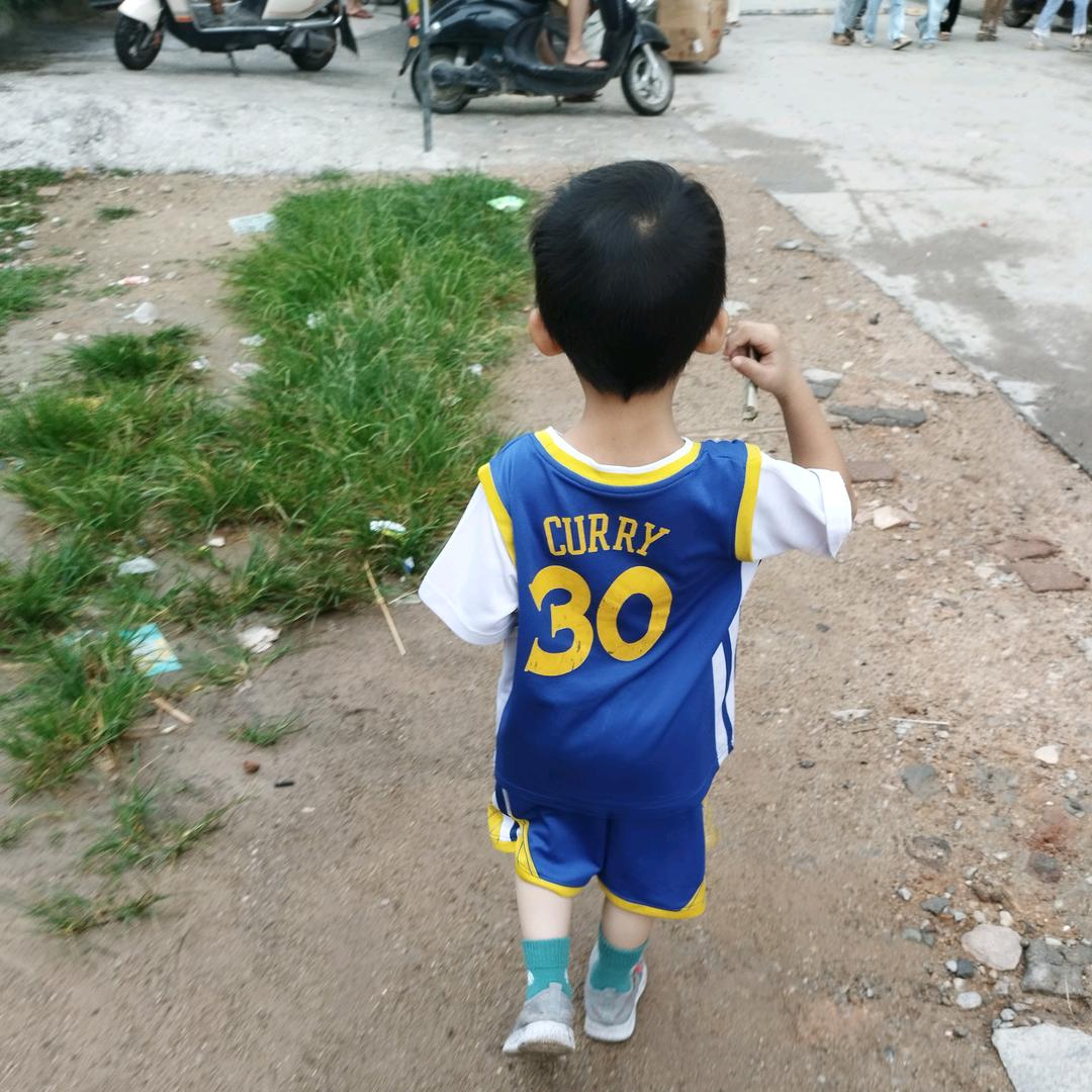 鄂州市华容区奚乐意百货店(个体工商户)