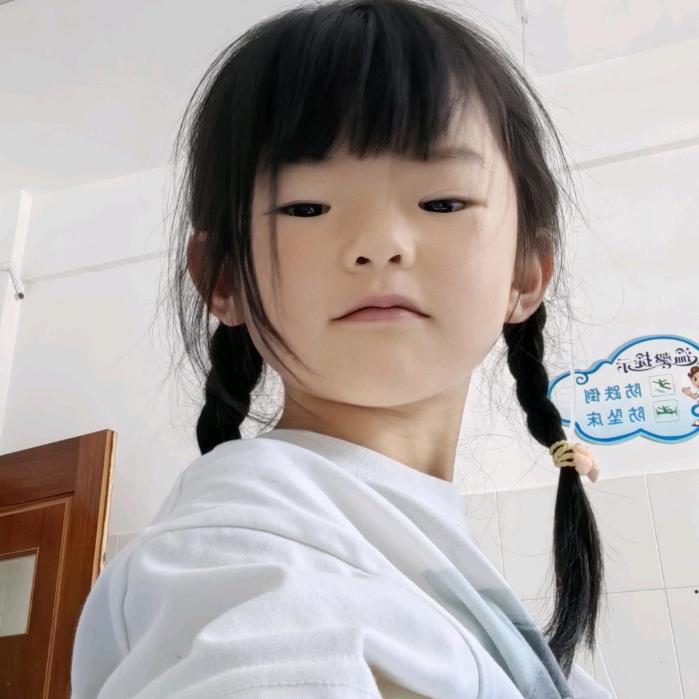 黄梓彤