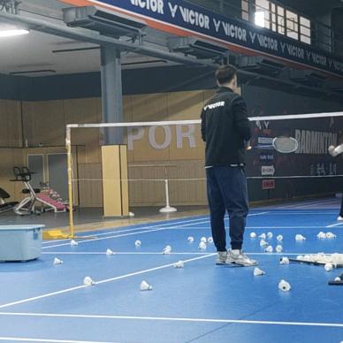 徐佟🏸星羽空间羽毛球俱乐部