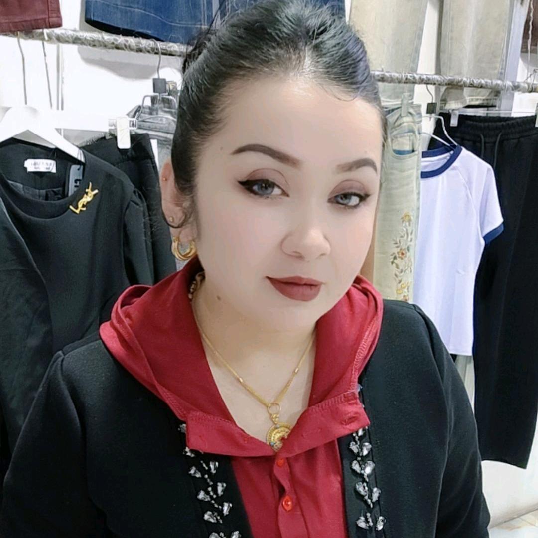 热孜万古丽时尚女孩儿服装店
