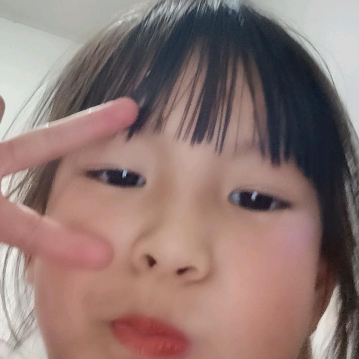 张佳欣