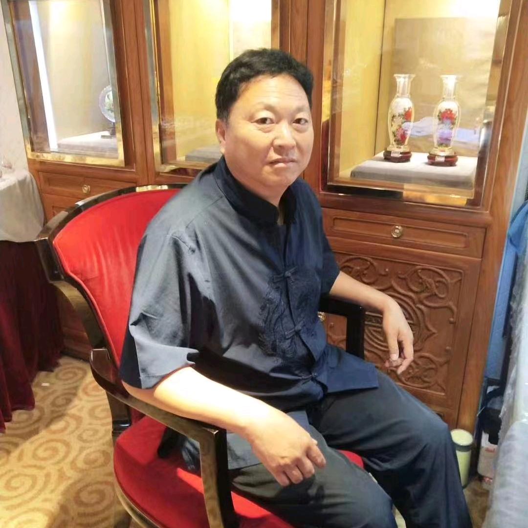 刘忠阳内画鼻烟定制肖像