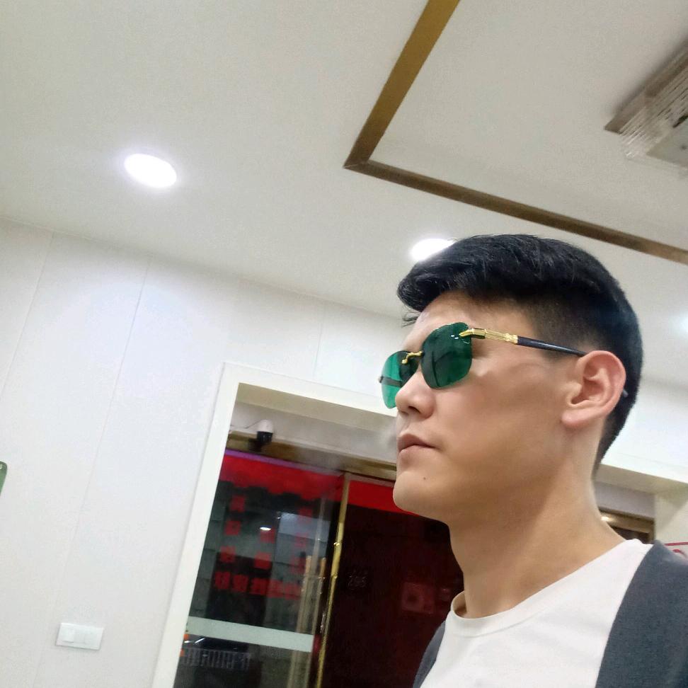 @赤水小飞《伊漫美容美发》