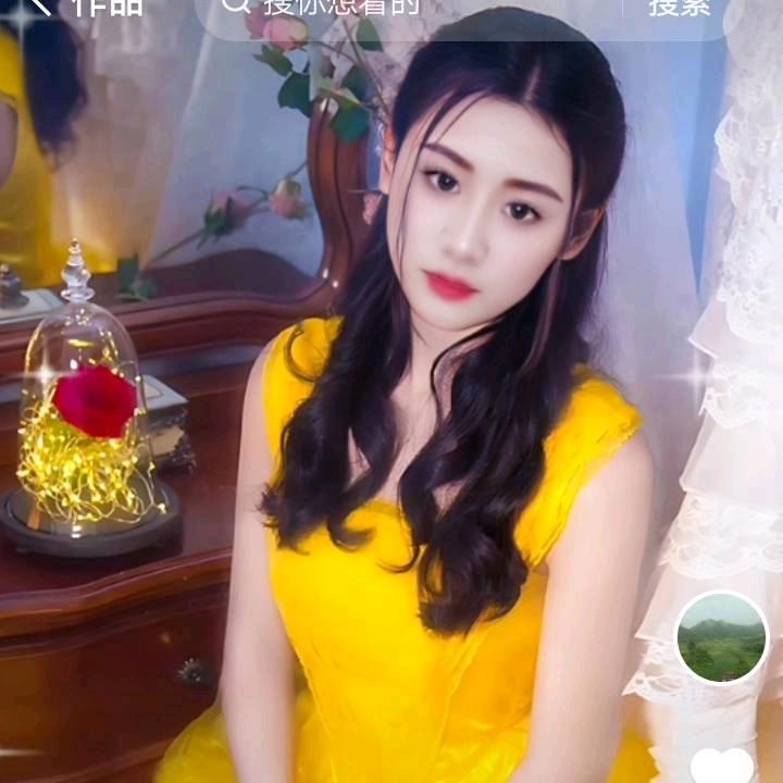 眼里有光。