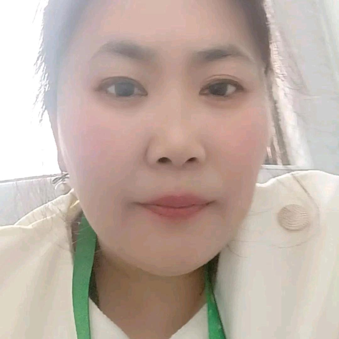 陈芳/