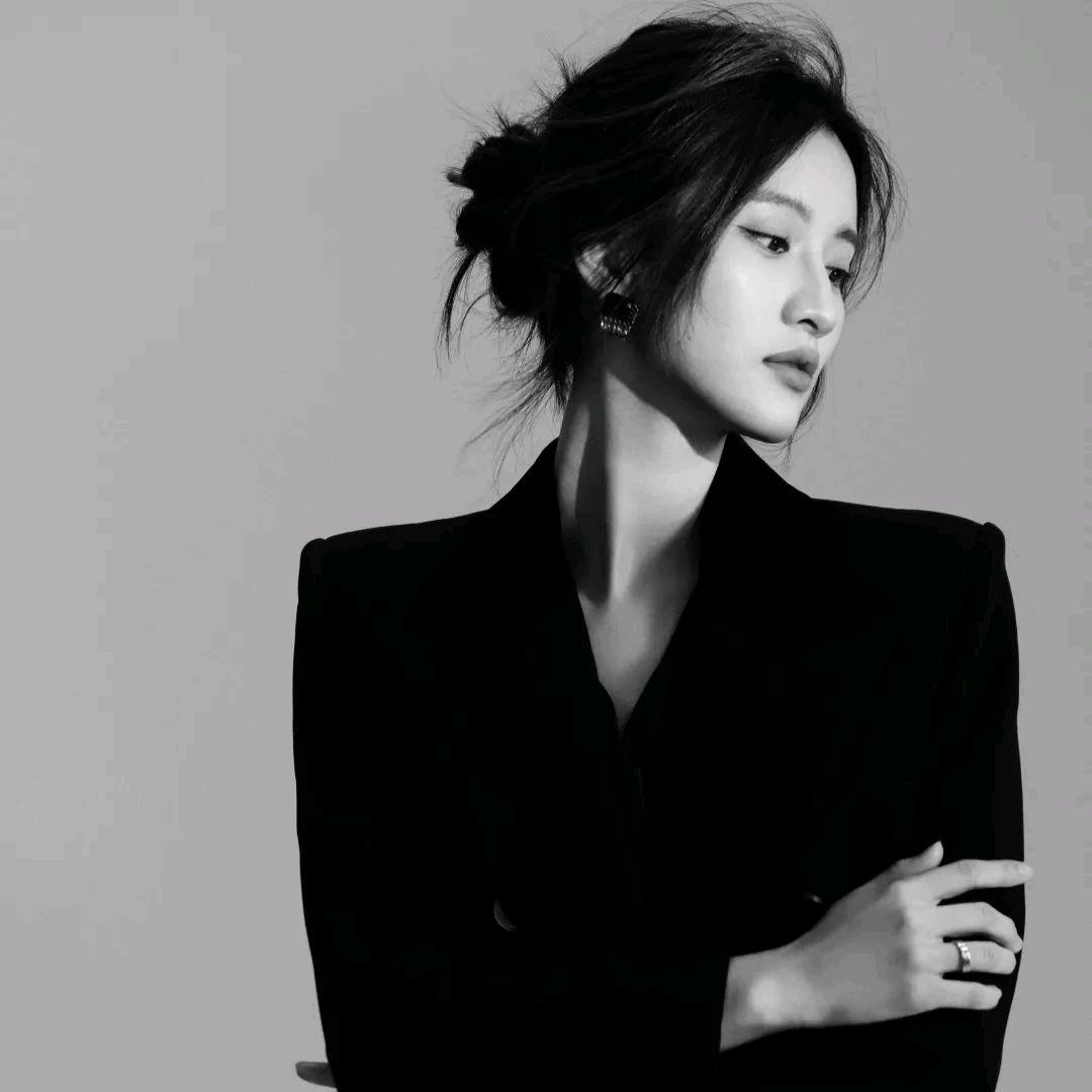 ঠᩚ᭄举杯🍶⃟ꦽ敬过往🥀᭄