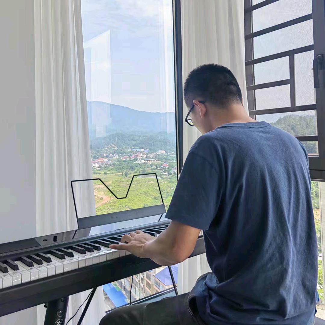 吉他眼镜小杨～浏阳宇浩投资