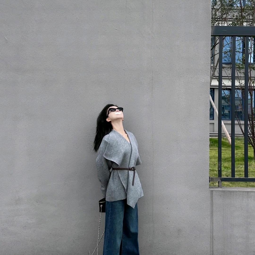 双胞胎仔仔服装店