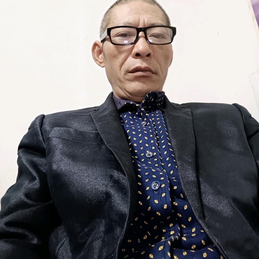 谢家泉，钱多多