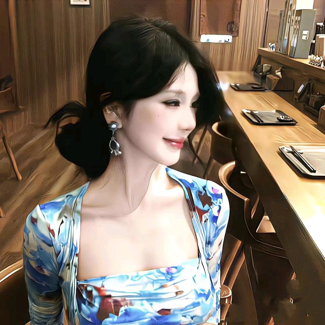 魏不饱.