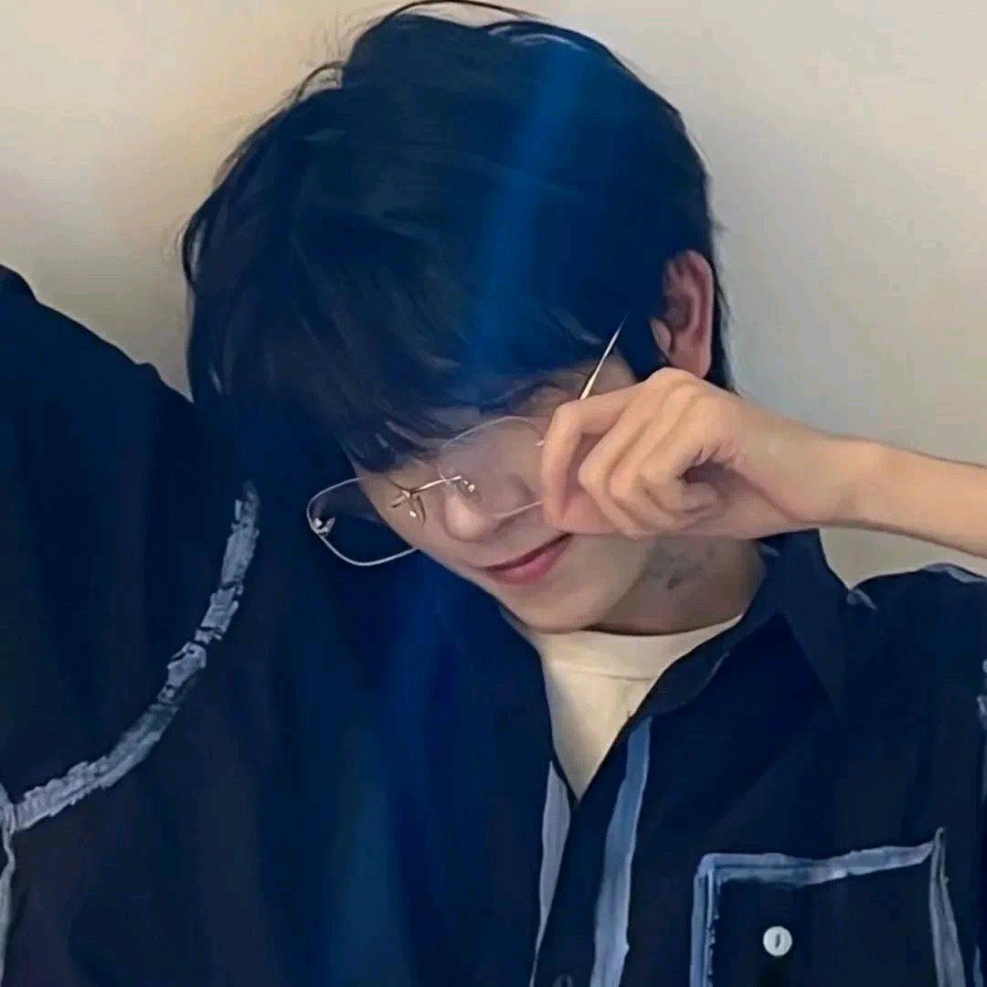 𝒙 白茶，相依