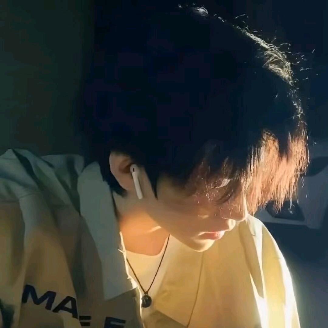 君莫笑