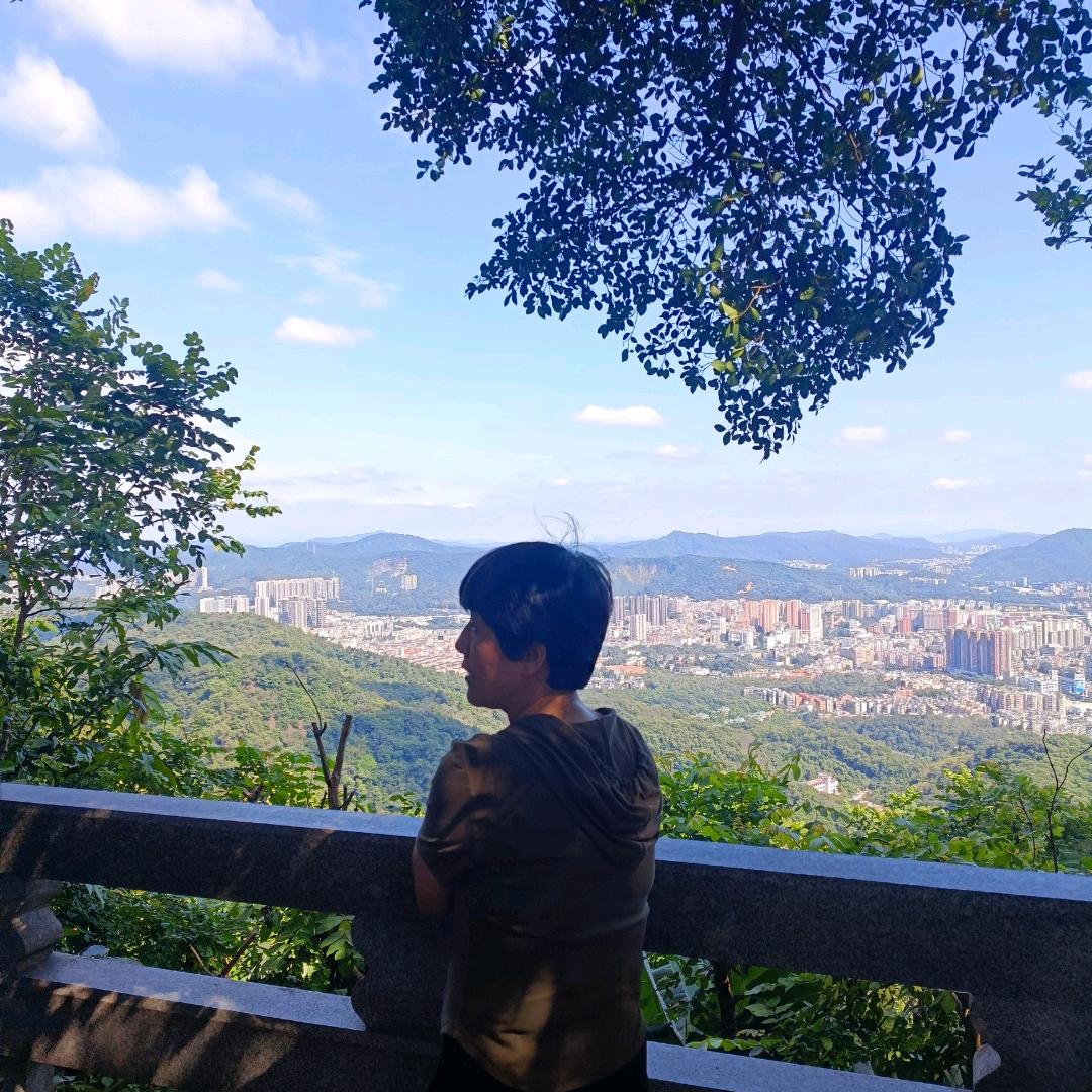 刘姐爱跳舞(好物在橱窗)