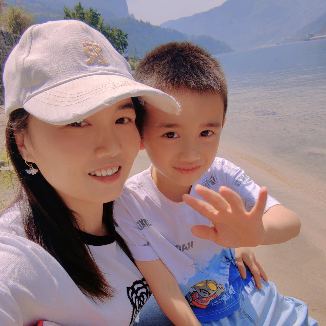 秭归屈乡楼小厨娘🐅