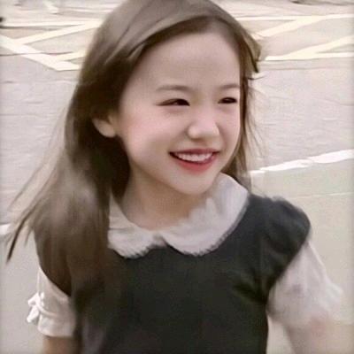 范美美.