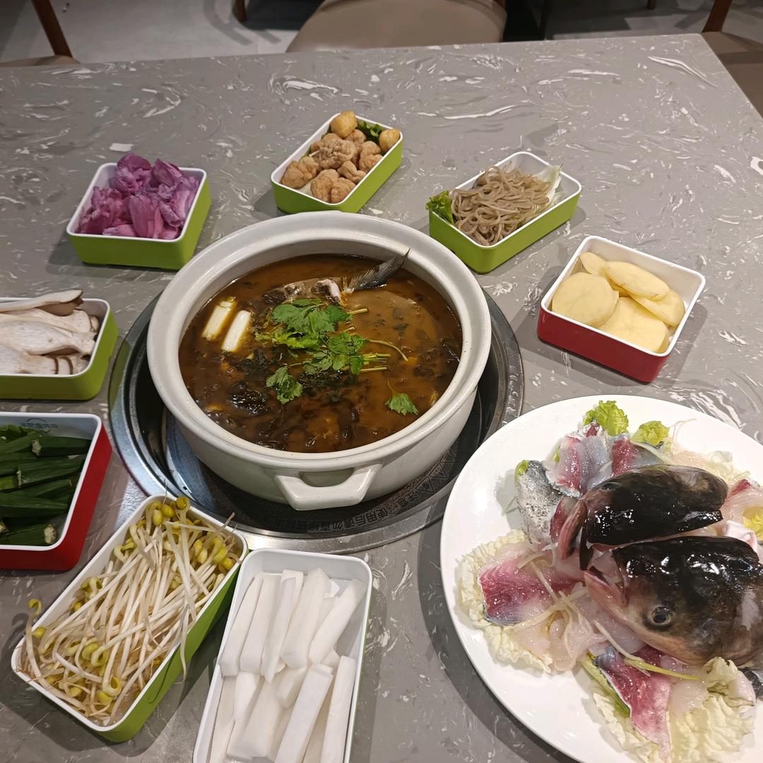 小丁家鲜鱼火锅