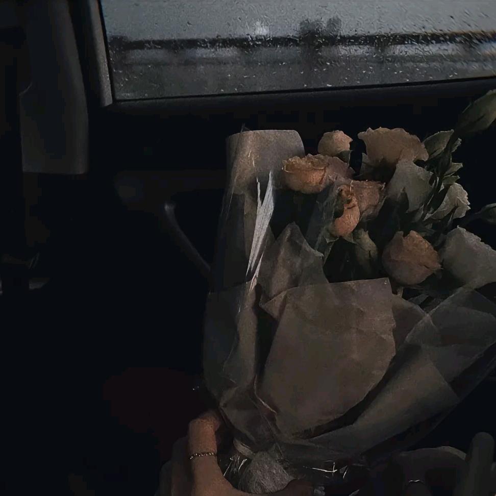 吃啥呢给我也来一口.