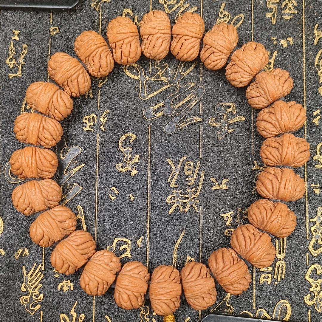 品轩龙纹桃核(匠心制作)