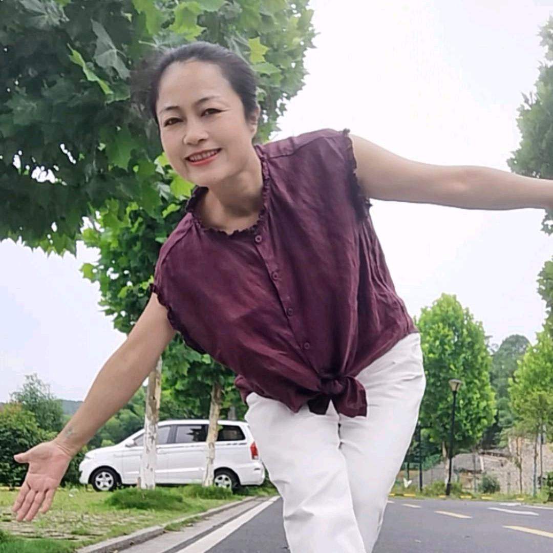 芳姐甩甩甩