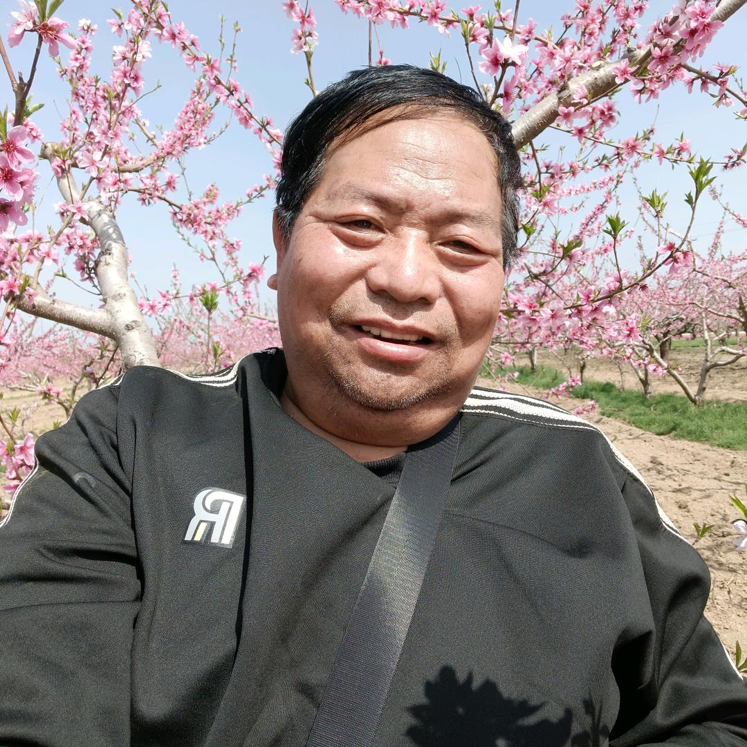 阳光哥(上午8点26开播)