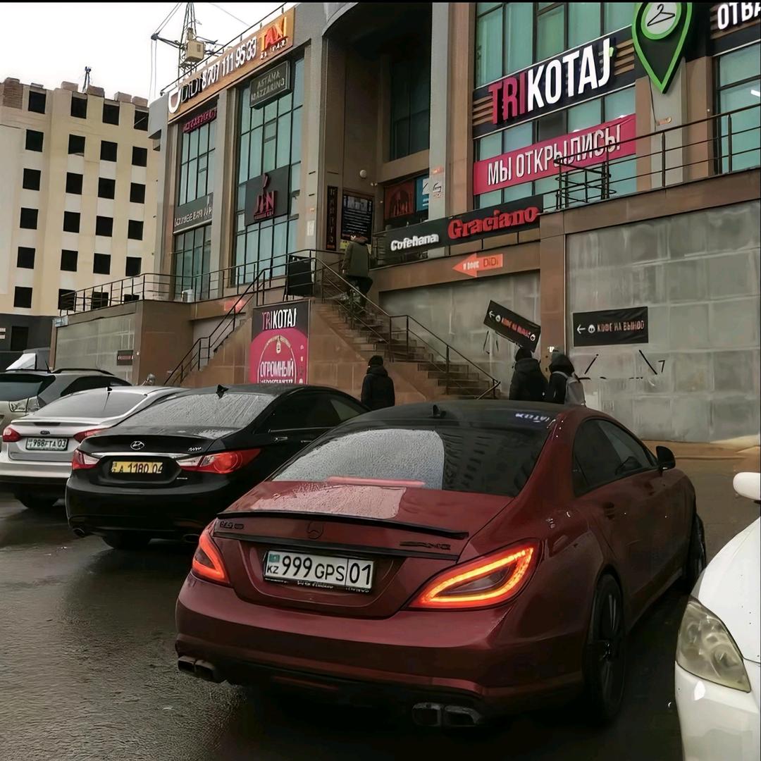 瑞丽市启橙二手车  小杨