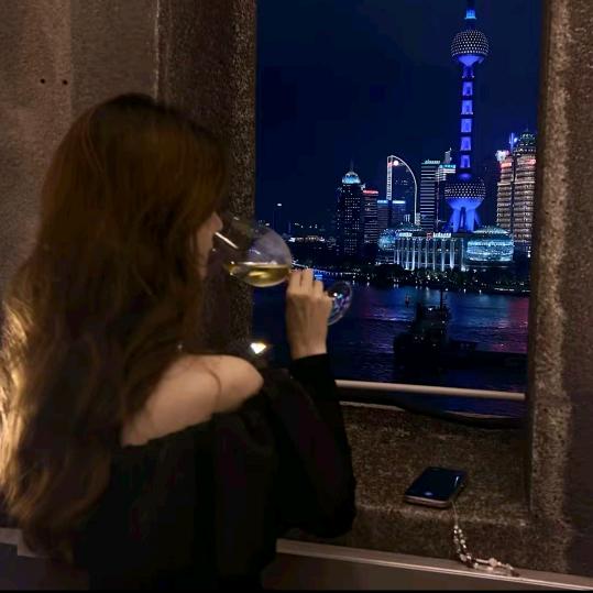 捂着心说胃痛