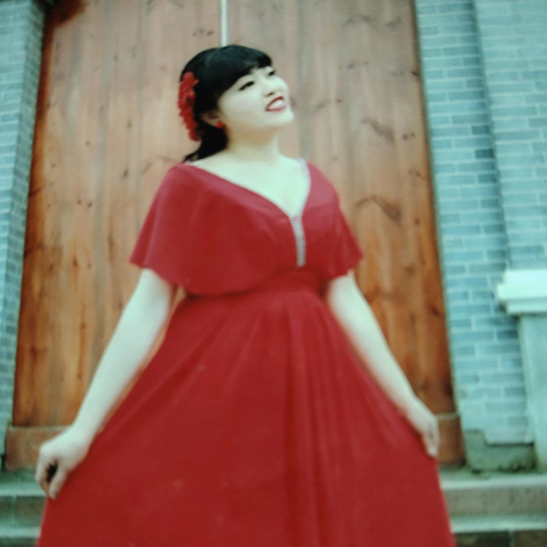 🌹🩷何菊花🩷🌹