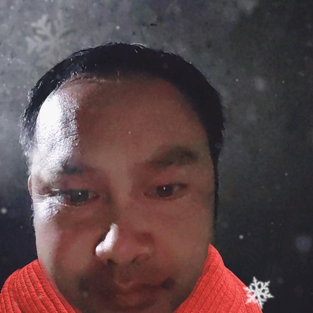 烟会伤肺。他不伤我心。烟会陪伴。不会背叛