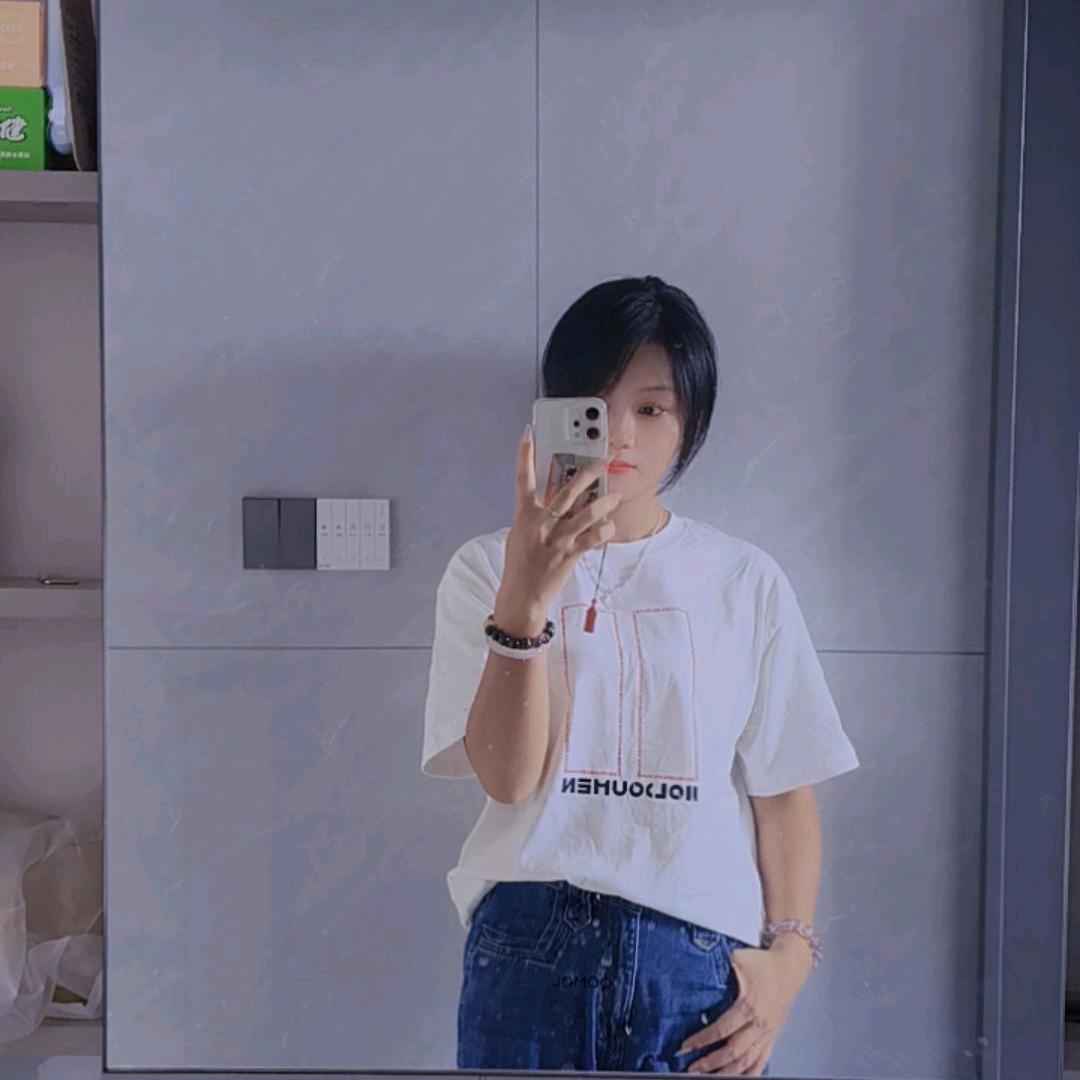 芳ジ吖头（涨粉中🔥🔥）